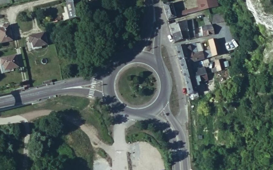 Vue aérienne du Rond-point anonyme n°55057060