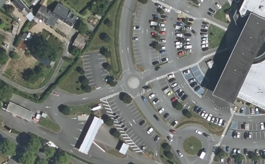 Vue aérienne du Rond-point anonyme n°550683088