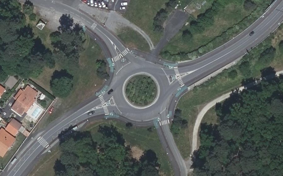Vue aérienne du Rond-point anonyme n°55080673