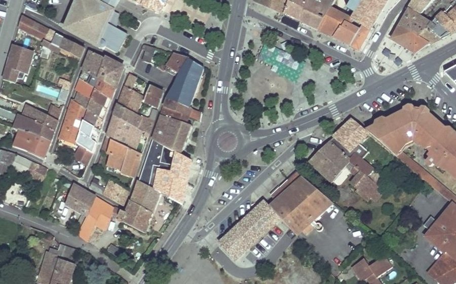Vue aérienne du Rond-point anonyme n°550932541
