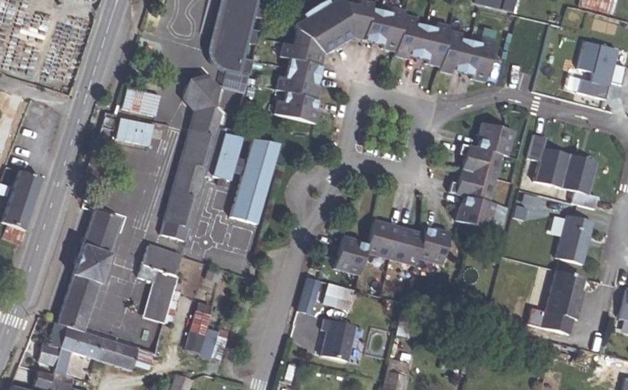 Vue aérienne du Rond-point anonyme n°551097654