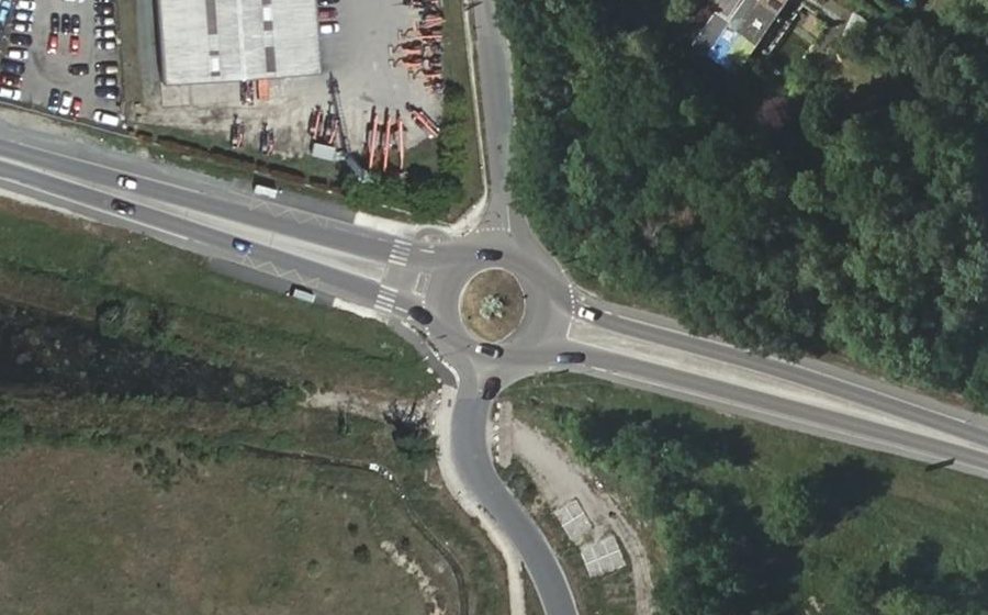 Vue aérienne du Rond-point anonyme n°551322861