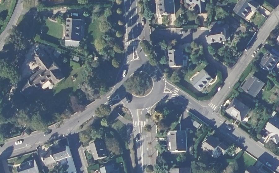 Vue aérienne du Rond-point anonyme n°55170851
