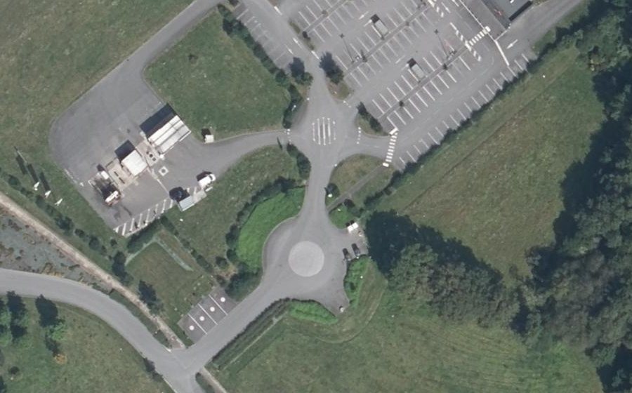 Vue aérienne du Rond-point anonyme n°551871963