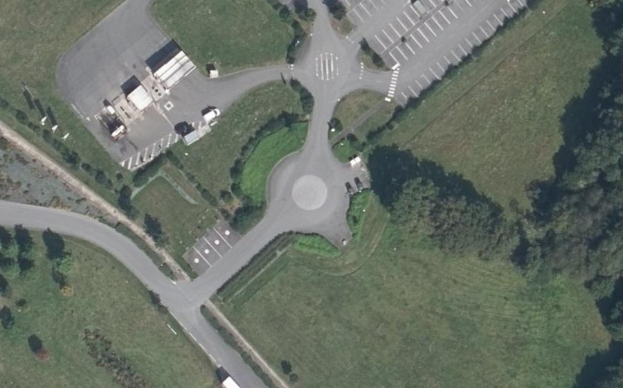 Vue aérienne du Rond-point anonyme n°551871966