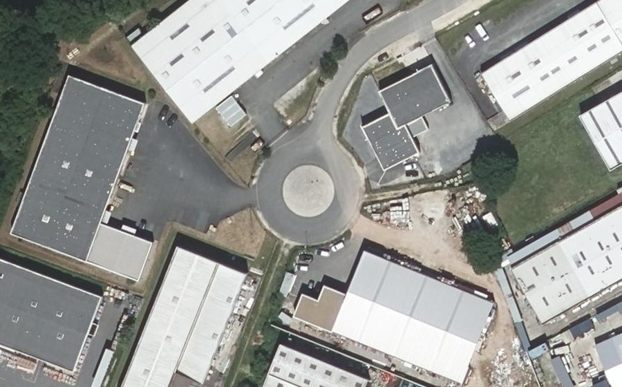 Vue aérienne du Rond-point anonyme n°552666934