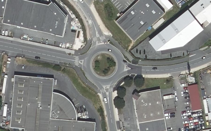 Vue aérienne du Rond-point anonyme n°552666938