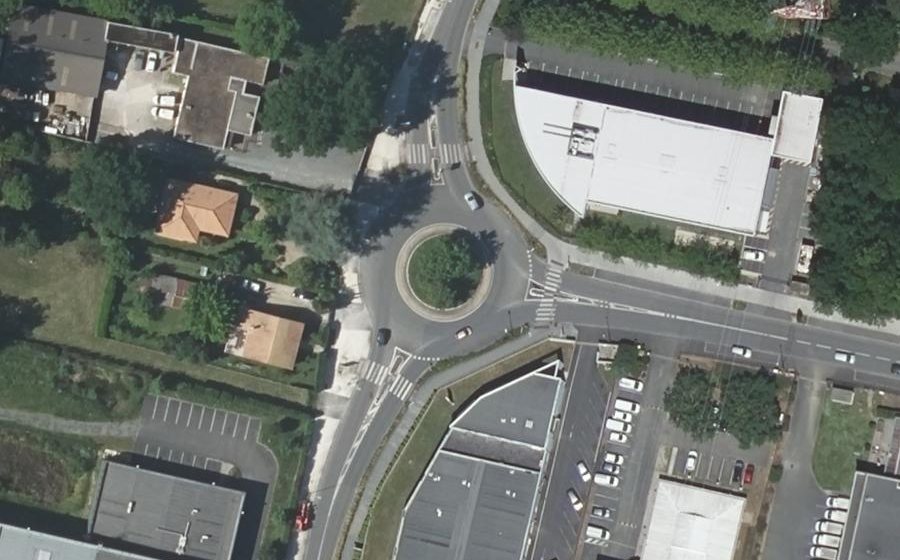Vue aérienne du Rond-point anonyme n°552666950