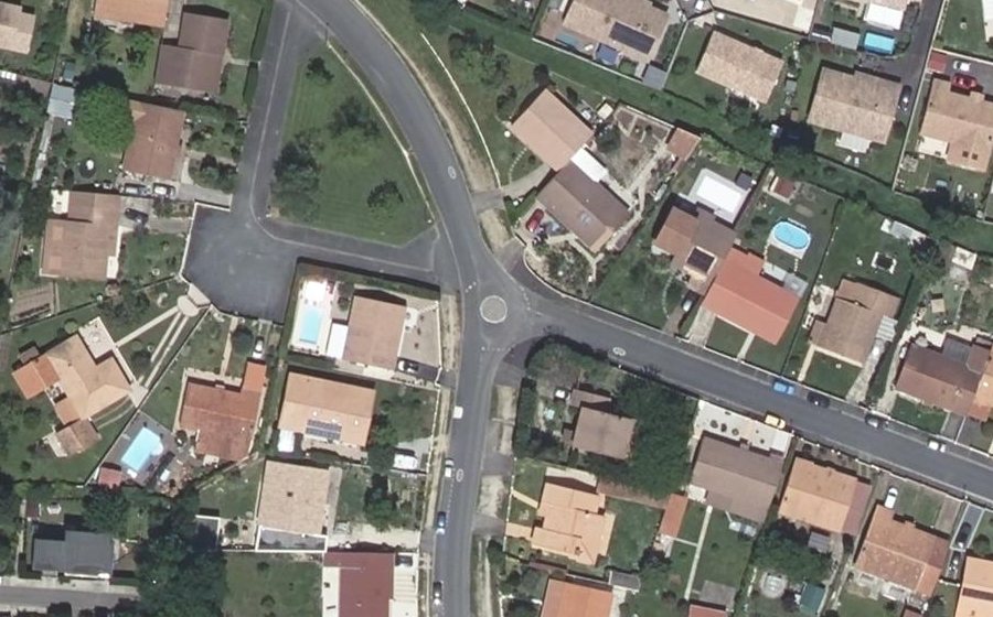 Vue aérienne du Rond-point anonyme n°55281180