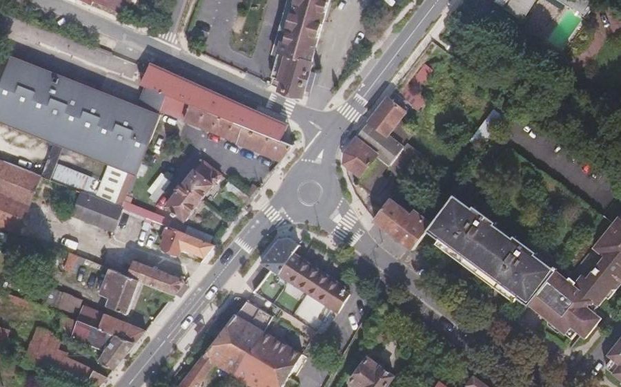 Vue aérienne du Rond-point anonyme n°552906603