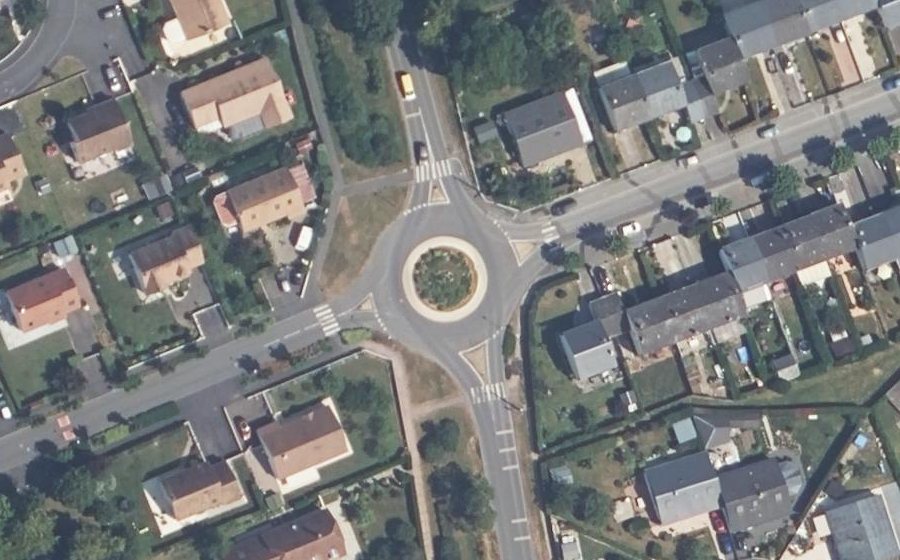 Vue aérienne du Rond-point anonyme n°553054952