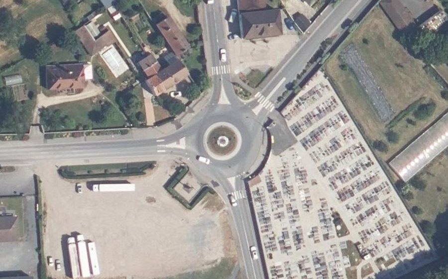 Vue aérienne du Rond-point anonyme n°553054955