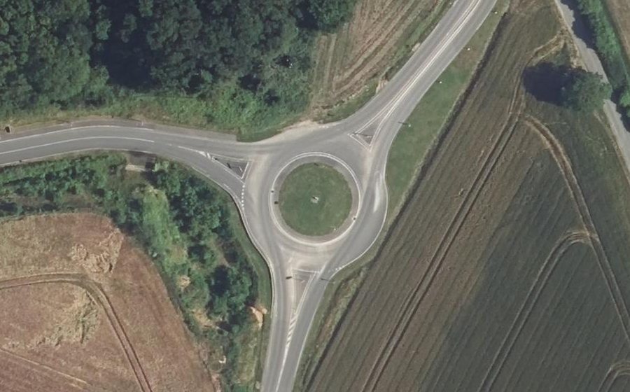 Vue aérienne du Rond-point anonyme n°553076005