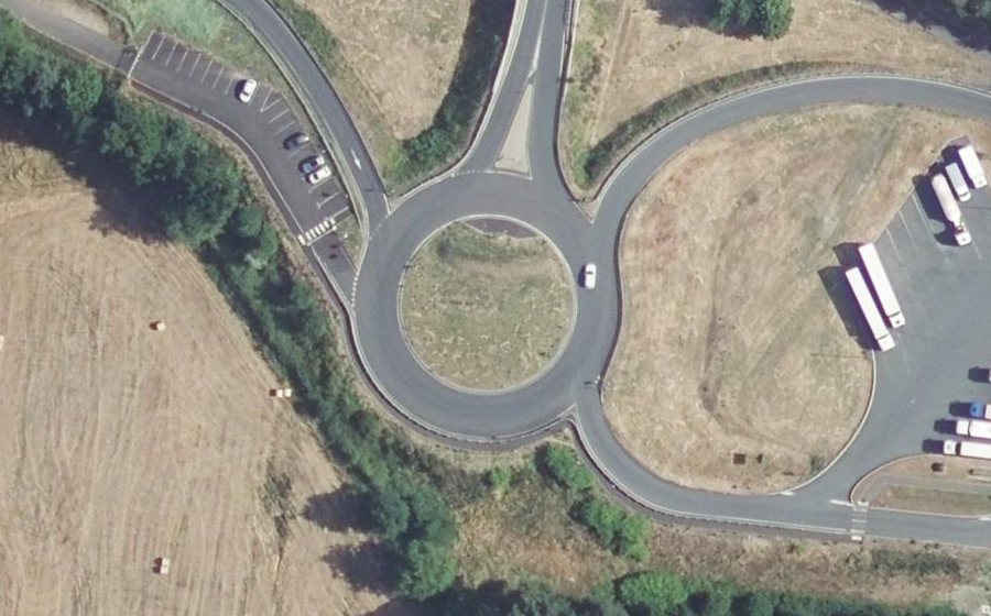 Vue aérienne du Rond-point anonyme n°553343525