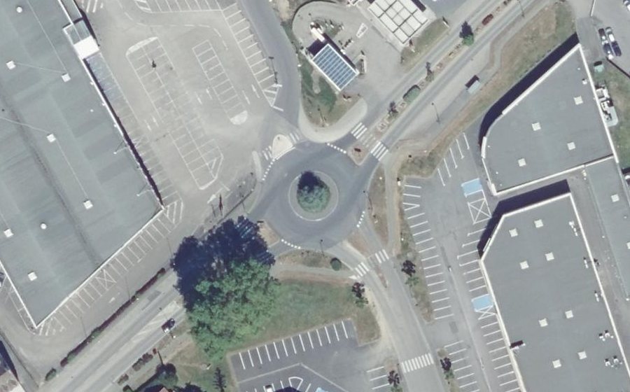 Vue aérienne du Rond-point anonyme n°55346902