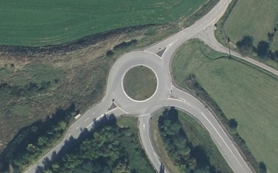 Vue aérienne du Rond-point anonyme n°55354923
