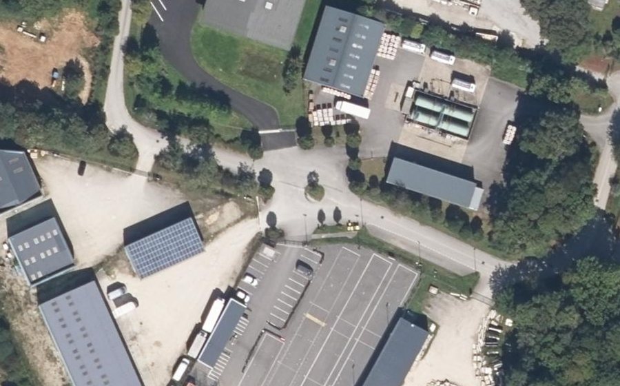 Vue aérienne du Rond-point anonyme n°553837115