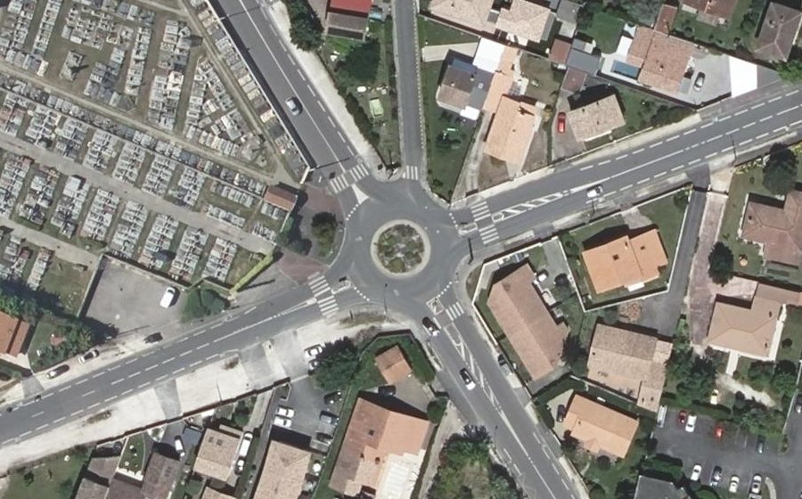 Vue aérienne du Rond-point anonyme n°554119154