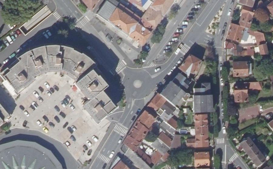 Vue aérienne du Rond-point anonyme n°55420419