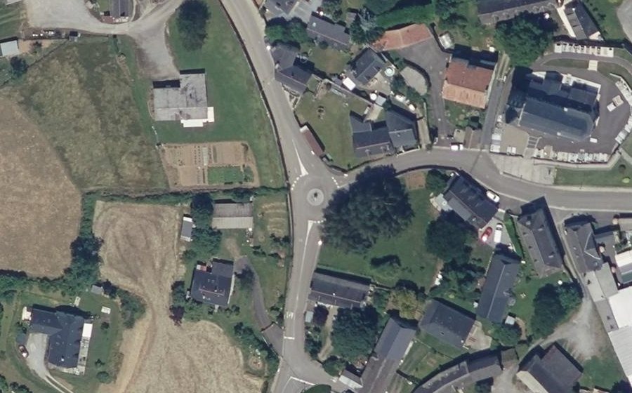 Vue aérienne du Rond-point anonyme n°554335479