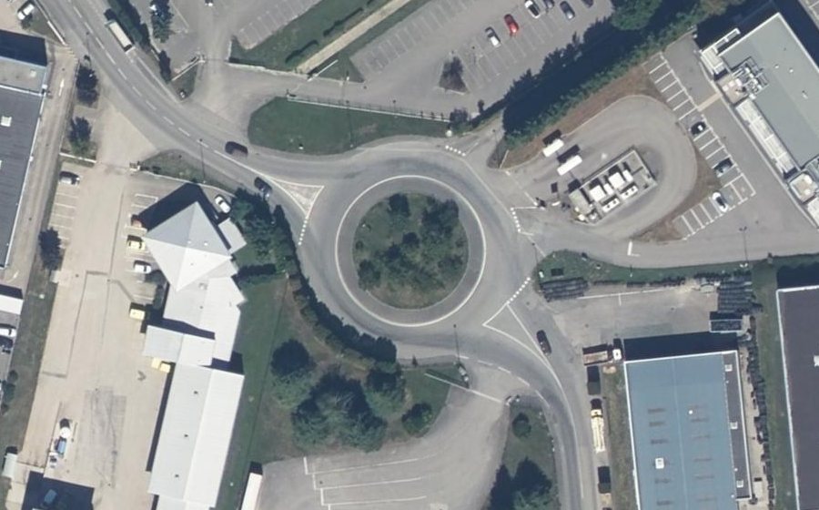 Vue aérienne du Rond-point anonyme n°55445959