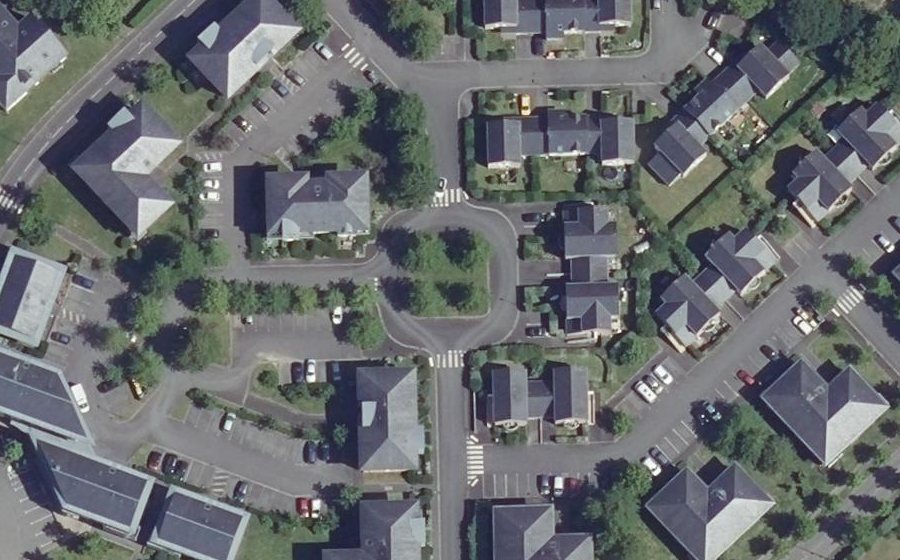 Vue aérienne du Rond-point anonyme n°554471654