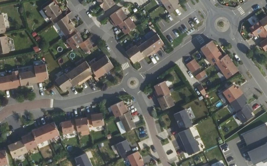 Vue aérienne du Rond-point anonyme n°554962628