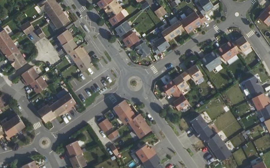 Vue aérienne du Rond-point anonyme n°554962630