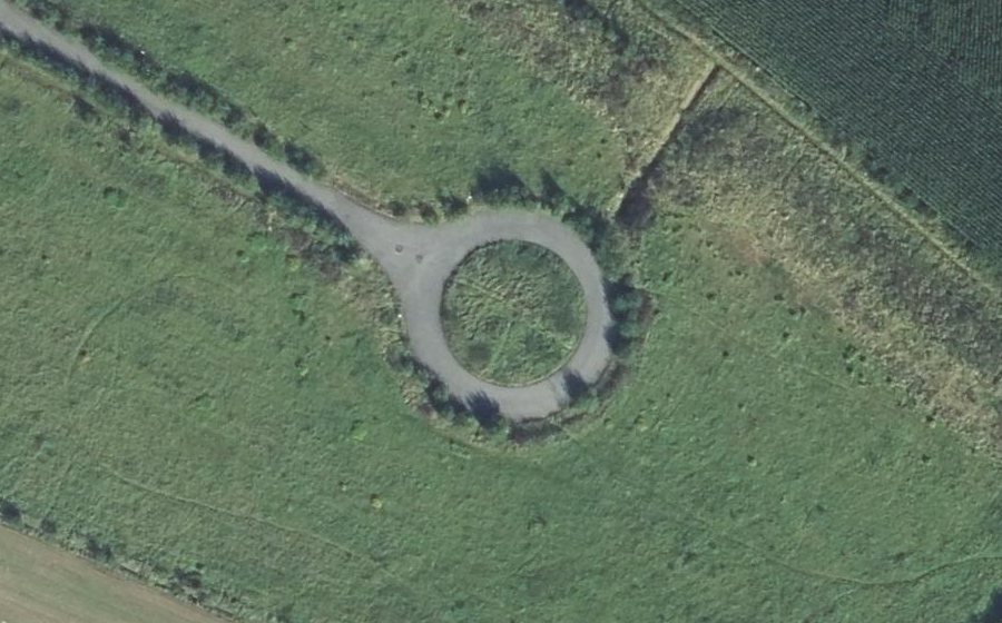 Vue aérienne du Rond-point anonyme n°555295663