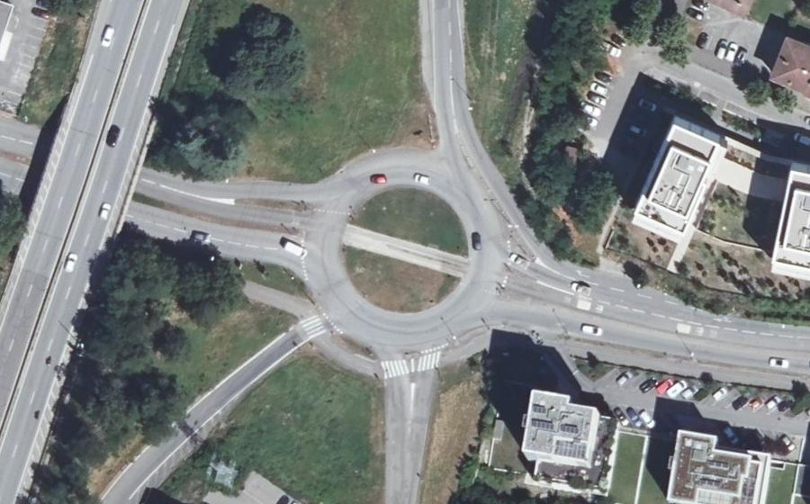 Vue aérienne du Rond-point anonyme n°5555568
