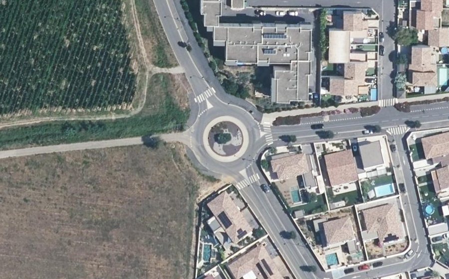 Vue aérienne du Rond-point anonyme n°555564722