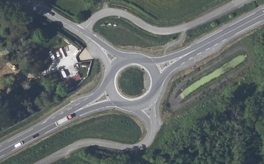 Vue aérienne du Rond-point anonyme n°555942951