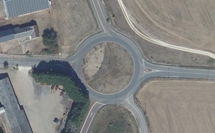Vue aérienne du Rond-point anonyme n°55604535