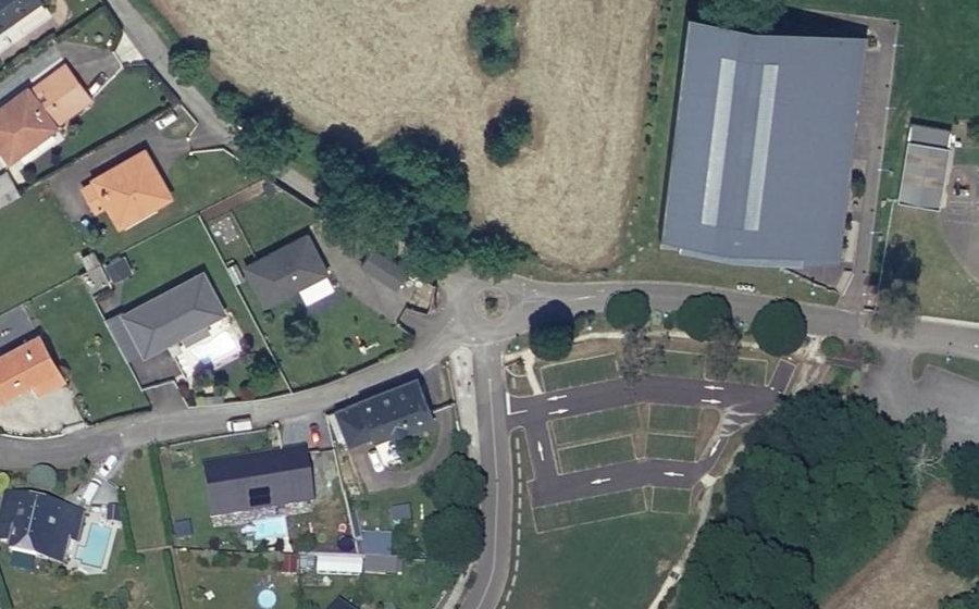 Vue aérienne du Rond-point anonyme n°55607426