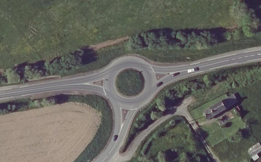 Vue aérienne du Rond-point anonyme n°55635009