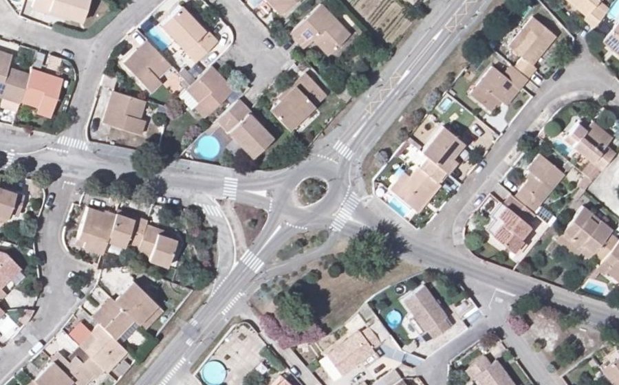 Vue aérienne du Rond-point anonyme n°556364906