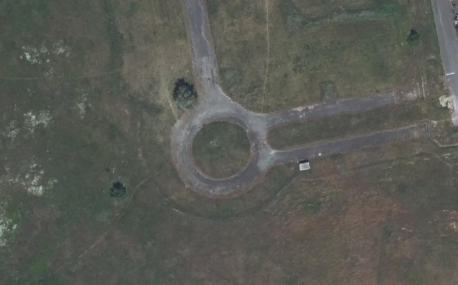Vue aérienne du Rond-point anonyme n°556467882