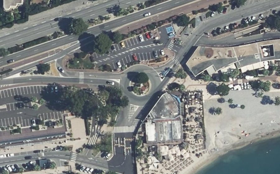 Vue aérienne du Rond-point anonyme n°55679975