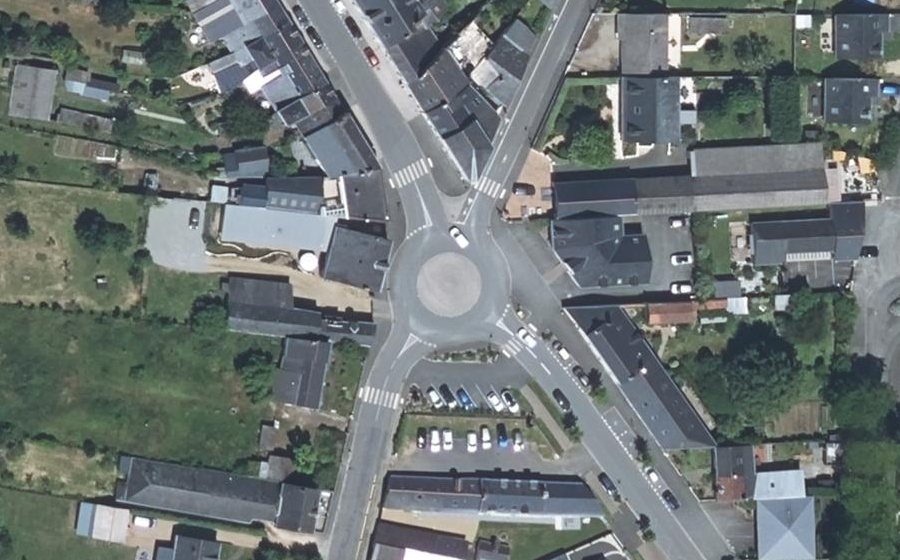 Vue aérienne du Rond-point anonyme n°557410031