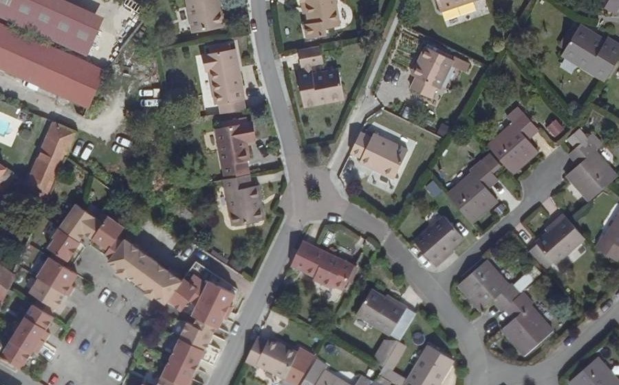 Vue aérienne du Rond-point anonyme n°55751149