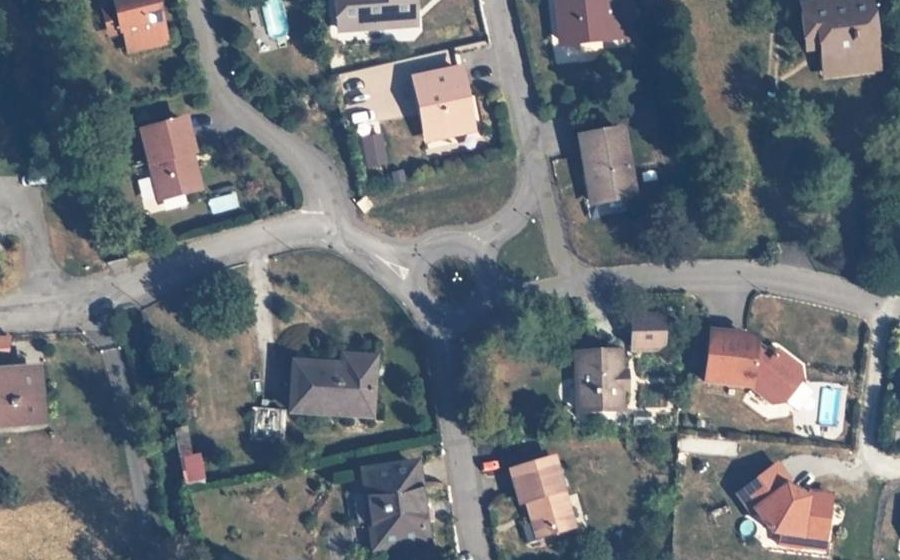 Vue aérienne du Rond-point anonyme n°55801397