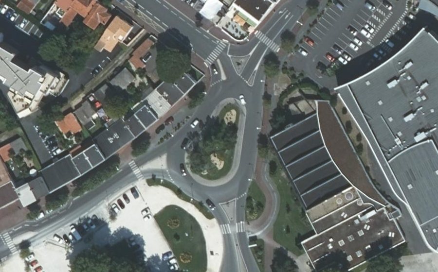 Vue aérienne du Rond-point anonyme n°558026506