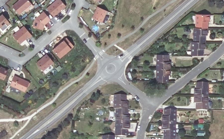 Vue aérienne du Rond-point anonyme n°558585435