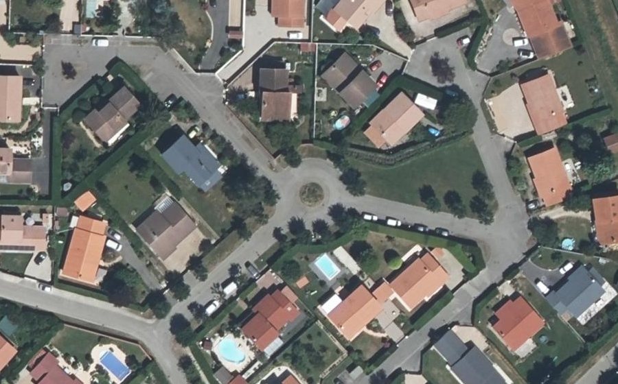 Vue aérienne du Rond-point anonyme n°55939444