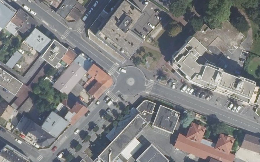 Vue aérienne du Rond-point anonyme n°559402475