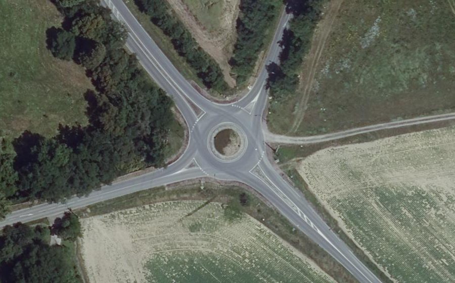 Vue aérienne du Rond-point anonyme n°559440995