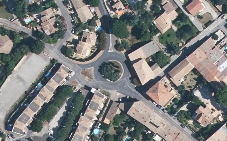 Vue aérienne du Rond-point anonyme n°55952639