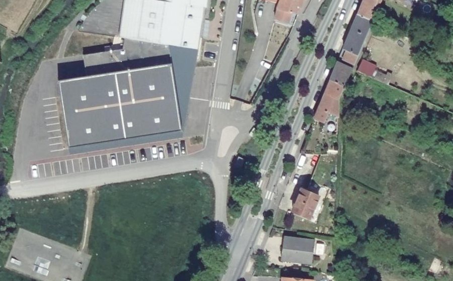 Vue aérienne du Rond-point anonyme n°559546630