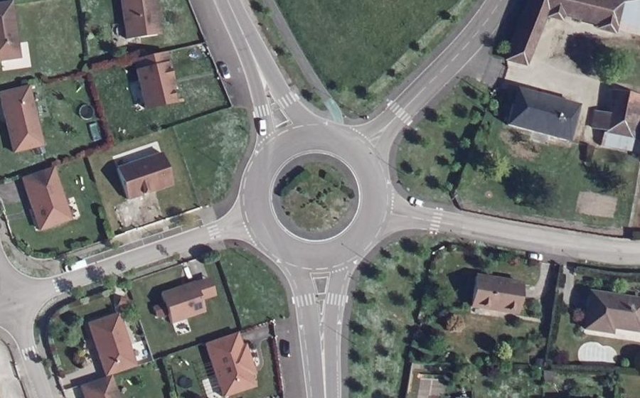 Vue aérienne du Rond-point anonyme n°55961568