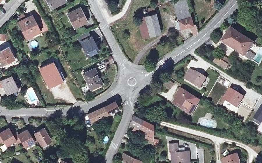 Vue aérienne du Rond-point anonyme n°55972066